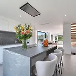 Vacation Marbella I Chic, Cutting-edge Amenities, Private Heated Infinity Pool, Golf Front Location, Cinema Villa