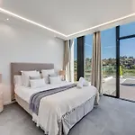 Vacation Marbella I Chic, Cutting-edge Amenities, Private Heated Infinity Pool, Golf Front Location, Cinema Villa *