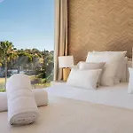 Villa Vacation Marbella I Chic, Cutting-edge Amenities, Private Heated Infinity Pool, Golf Front Location, Cinema