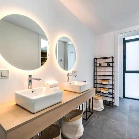 Vacation Marbella I Chic, Cutting-edge Amenities, Private Heated Infinity Pool, Golf Front Location, Cinema Villa Estepona