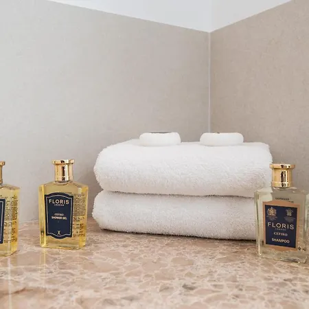 Vacation Marbella I Chic, Cutting-edge Amenities, Private Heated Infinity Pool, Golf Front Location, Cinema Эстепона