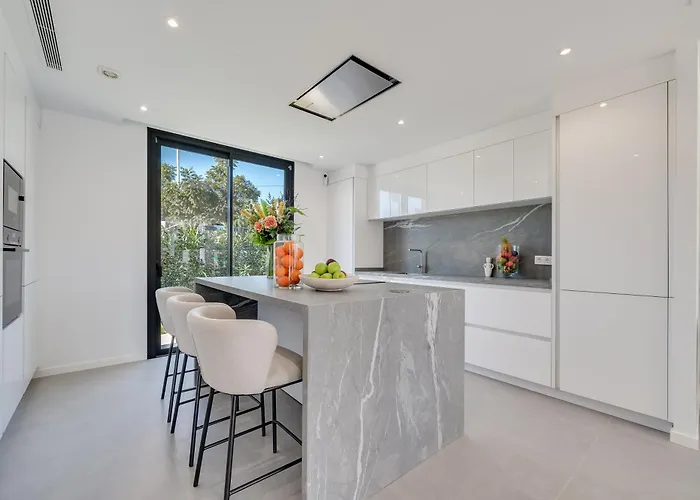 Vacation Marbella I Chic, Cutting-edge Amenities, Private Heated Infinity Pool, Golf Front Location, Cinema Villa *