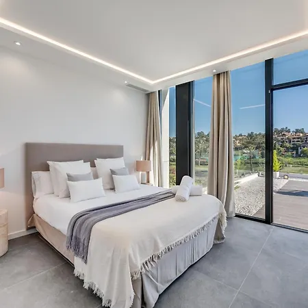 Vacation Marbella I Chic, Cutting-edge Amenities, Private Heated Infinity Pool, Golf Front Location, Cinema Willa *