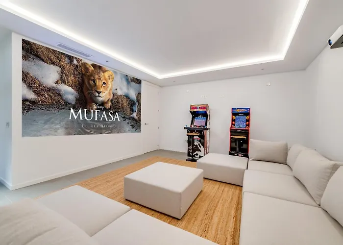 Vacation Marbella I Chic, Cutting-edge Amenities, Private Heated Infinity Pool, Golf Front Location, Cinema *