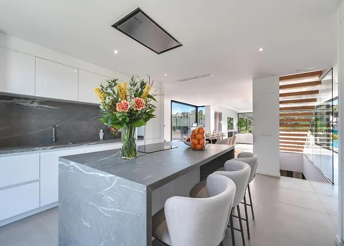 Vacation Marbella I Chic, Cutting-edge Amenities, Private Heated Infinity Pool, Golf Front Location, Cinema فيلة