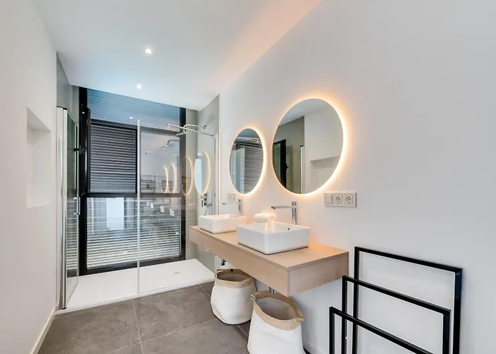 Vacation Marbella I Chic, Cutting-edge Amenities, Private Heated Infinity Pool, Golf Front Location, Cinema فيلة